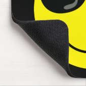 Coole Emoji Face-Sonnenbrille auf Schwarz Mousepad (Ecke)