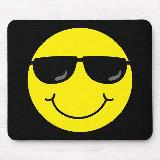 Coole Emoji Face-Sonnenbrille auf Schwarz Mousepad (Vorne)