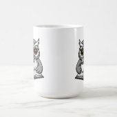 Coole Eule liest mit Kaffee Kaffeetasse (Mittel)