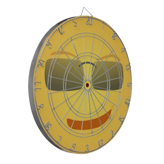 COOLE FACE DARTBOARD MIT DUNKELN DARTSCHEIBE (Vorderseite Links)