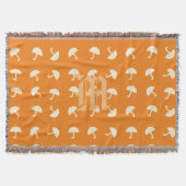 Coole Fall Vibes Monogram Umbrells Decke (Vorderseite)