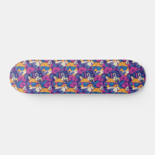 Coole Füchse mit Sonnenbrille, Kameras und Blume Skateboard