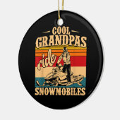 Coole Grandpas Reiten Schneemobile Snowmobile Snow Keramik Ornament (Links)