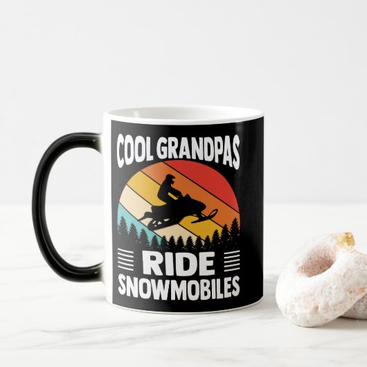 Coole Grandpas Reiten Snowmobile Garndpa Verwandlungstasse (Mit Donut)