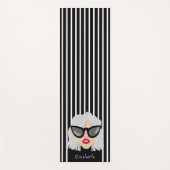 Coole grauhaarige Frau mit BrillenIndividuelle Nam Yogamatte (Vorderseite)