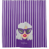 Coole grauhaarige Frau mit Lila Brille nach Maß Duschvorhang (Vorderseite)