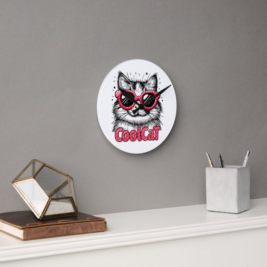 Coole Katze 1 Runde Wanduhr (Büro)