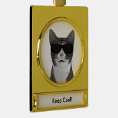 Coole Katze mit schwarzer Sonnenbrille Banner-Ornament Gold (Rechts)