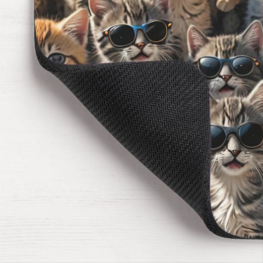 Coole Katzen mit Sonnenbrille Mousepad (Ecke)