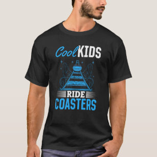 Coole Kinder fahren Untersetzer, die für Jungen un T-Shirt