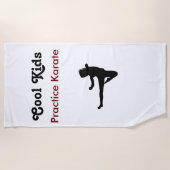 Coole Kinder üben Karate Strandtuch (Vorderseite)