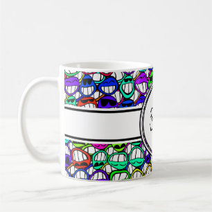 coole lächelnde Gesichter + Monogramm Kaffeetasse