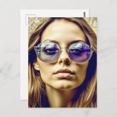 Coole Lady mit Reflektion in ihrer Sonnenbrille Postkarte (Vorne/Hinten)