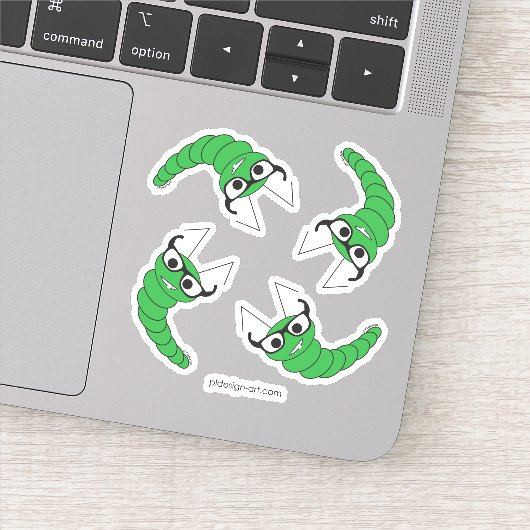 Coole lustige Nervenkitzel-Raupe mit Brille Aufkleber (Detail)