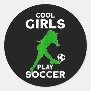 Coole Mädchen spielen Fußball Runder Aufkleber
