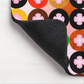 Coole Mehrfarbige Kreise und rosafarbene Knöpfe Mousepad (Ecke)