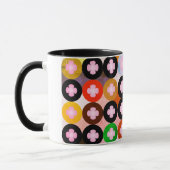 Coole Mehrfarbige Kreise und rosafarbene Knöpfe Tasse (Links)