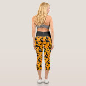 Coole niedliche Fledermäuse Halloween-Muster Capri Leggings (Rückseite)