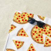 Coole Pizzas und Schnitte auf Weiß Strandtuch (Beispiel)