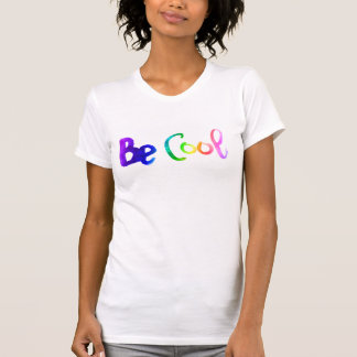 Coole Regenbogenfarbenprägung zeichnend T-Shirt