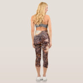 Coole rostige Metallstruktur Capri Leggings (Rückseite)