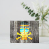 Coole Schädelgläser mit grauem Holzhintergrund Postkarte (Stehend Vorderseite)