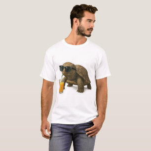 Coole Schildkröte, die Saft trinkt Sticker T-Shirt