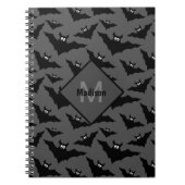 Coole schwarze Fledermäuse Halloween-Muster Monogr Notizblock (Vorderseite)
