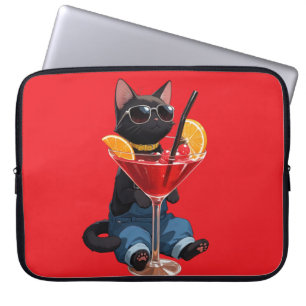 Coole schwarze Katze in Overall mit rotem Cocktail Laptopschutzhülle