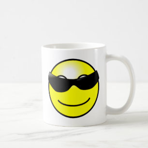 Coole Sonnenbrille-gelbes Gesicht Kaffeetasse