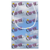 Coole Sonnenbrille mit Sonnenschein am Himmel Kleine Geschenktüte (Rückseite)