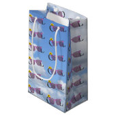 Coole Sonnenbrille mit Sonnenschein am Himmel Kleine Geschenktüte (Vorderseite Schrägansicht)