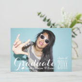 Coole Typografie Abschluss Foto-Klasse von 20XX Einladung (Stehend Vorderseite)