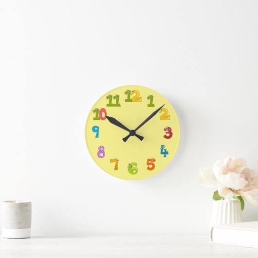 Coole Uhr mit gelben Tieren für Kinderzimmer (Zuhause)