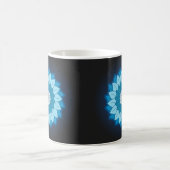 Coole und farbenfrohe Mandala Muster Blaue Flammen Kaffeetasse (Mittel)