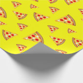 Coole und lustige Pizzaschnitte in Neonrosa Geschenkpapier (Ecke)