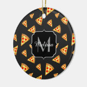 Coole und lustige Pizzaslicmuster Monogram Keramik Ornament (Links)