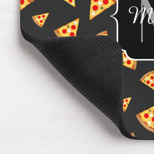 Coole und lustige Pizzaslicmuster Monogram Mousepad (Ecke)