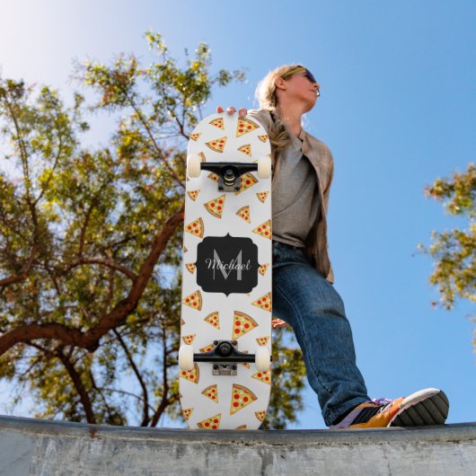 Coole und lustige Pizzaslicmuster Monogramm weiß Skateboard (Außenbereich 1)