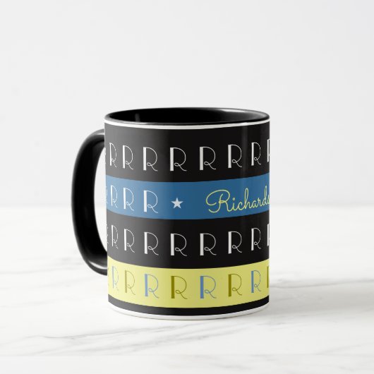 Coole und stilvolle Typografie-Tasse mit anfänglic Tasse (Vorderseite Links)