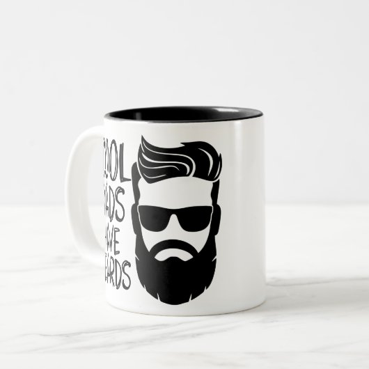 coole Väter haben Bärte Zweifarbige Tasse (Vorderseite Links)