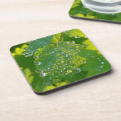 Coole Wassertropfen auf grünem Grund Getränkeuntersetzer (Linke Seite)