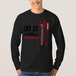 Cooler Anweisungsknopf Mechanikwerkzeug T-Shirt