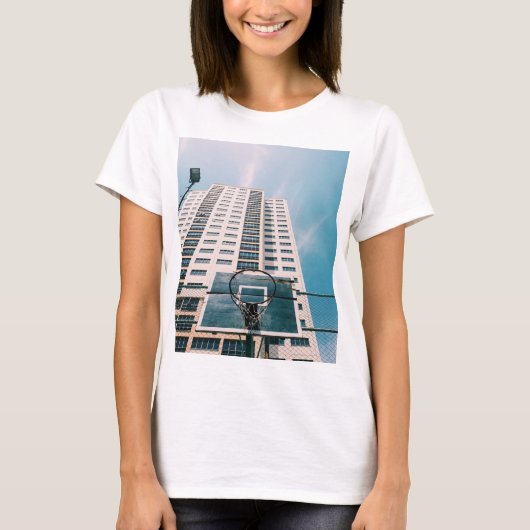 Cooler Basketballkorb T-Shirt (Vorderseite)