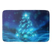 Cooler Blauer Weihnachtsbaum mit glänzenden Lichte Badematte (Vorderseite)