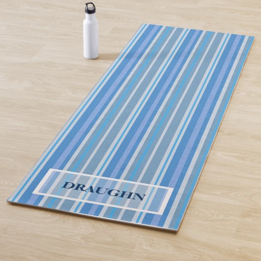 Cooler Blue Stripes Individuelle Name Yogamatte (Beispiel)