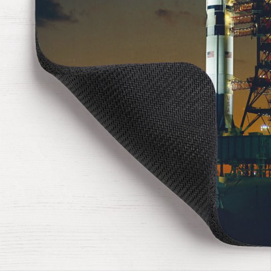 Cooler bunter Apollo-Mond-Auftrag am Launchpad Mousepad (Ecke)