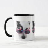 Cooler Cartoon-Hund mit Brille Tasse (Links)