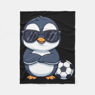 Cooler Cartoon-Pinguin-Fußballspieler Fleecedecke