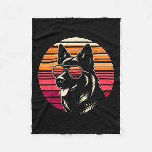 Cooler deutscher Schäferhund Dog Retro Sunset Art Fleecedecke